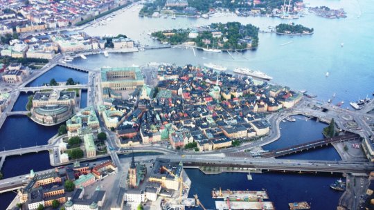 Helikopter över Stockholm med Bella Sundvall på väg till Sandhamn